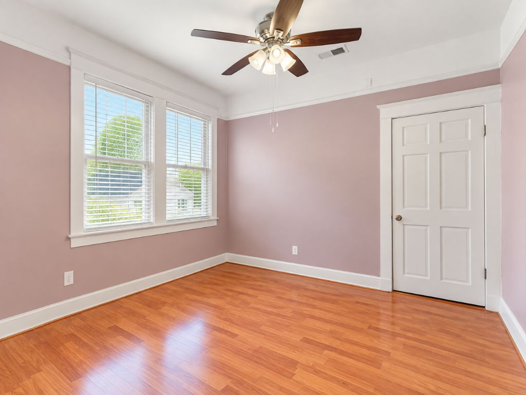 9411 Stroelitz Street property photo 10